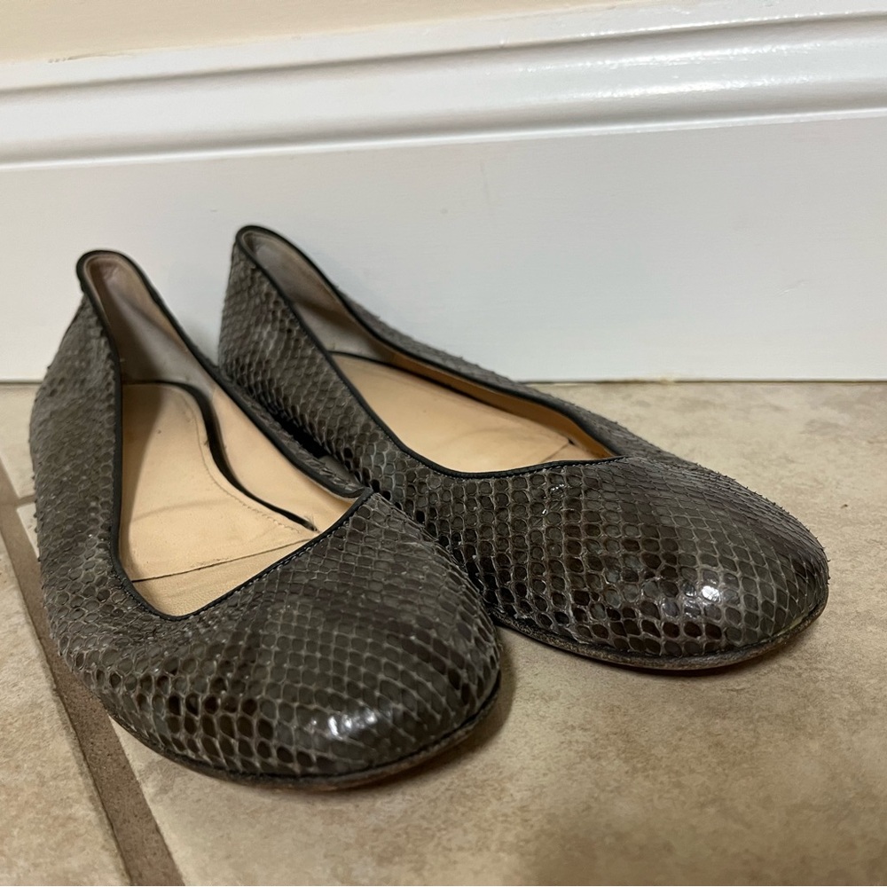 Elegant Snakeskin Patterned Women's Flats